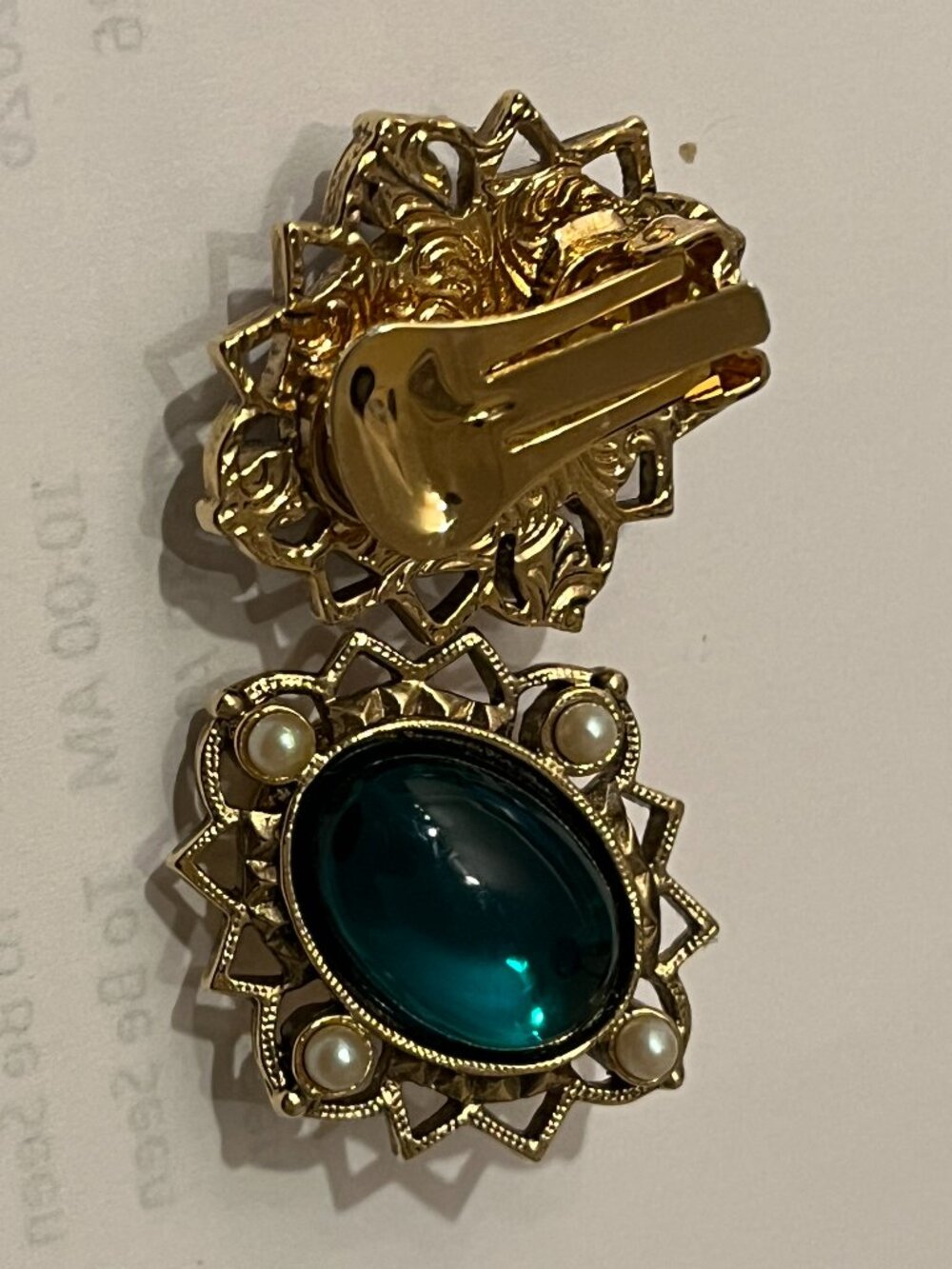 Victorian‎ Style Green Stone Clip On Earrings w/ Faux Pearl Accents